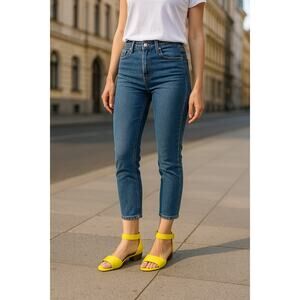 Array Yellow Ankle Strap Sandals Women’s 9W Open Toe Low‎ Heel Textured